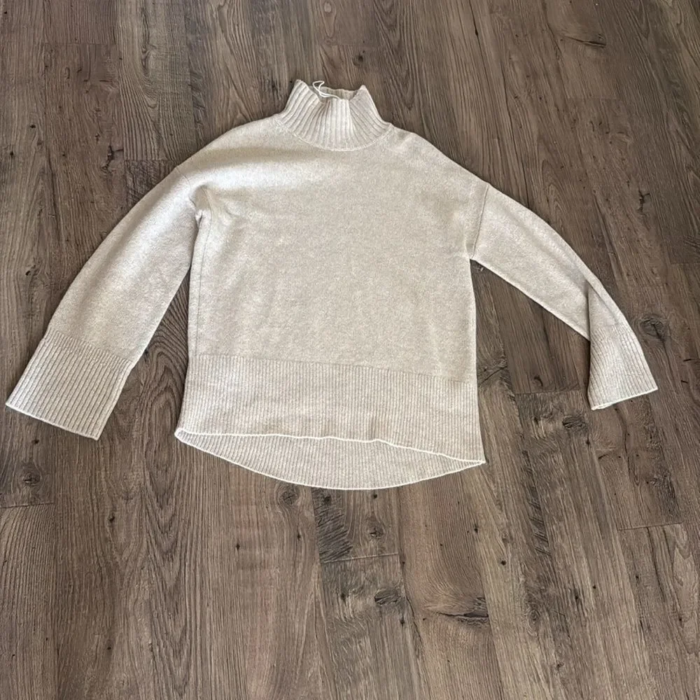 Frame Cashmere High-Low Turtleneck Sweater in Oatmeal Heather Size M